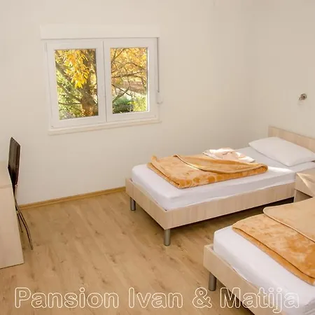לינה וארוחת בוקר Pansion Matija 3*
